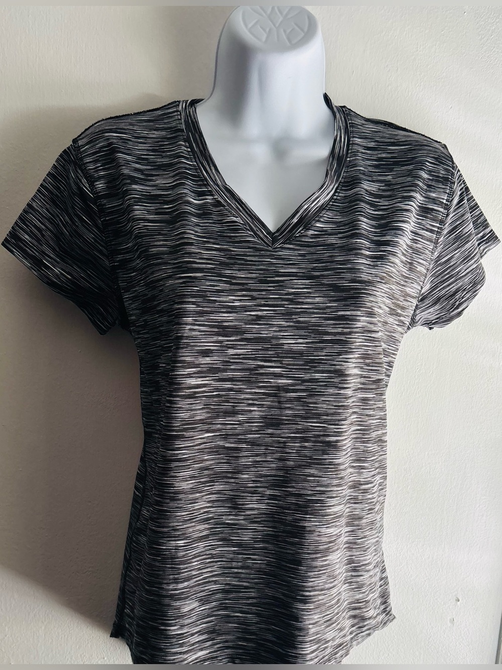 Beverly Hills Polo Club Women's Black & Gray Space-Dye V-Neck Tee